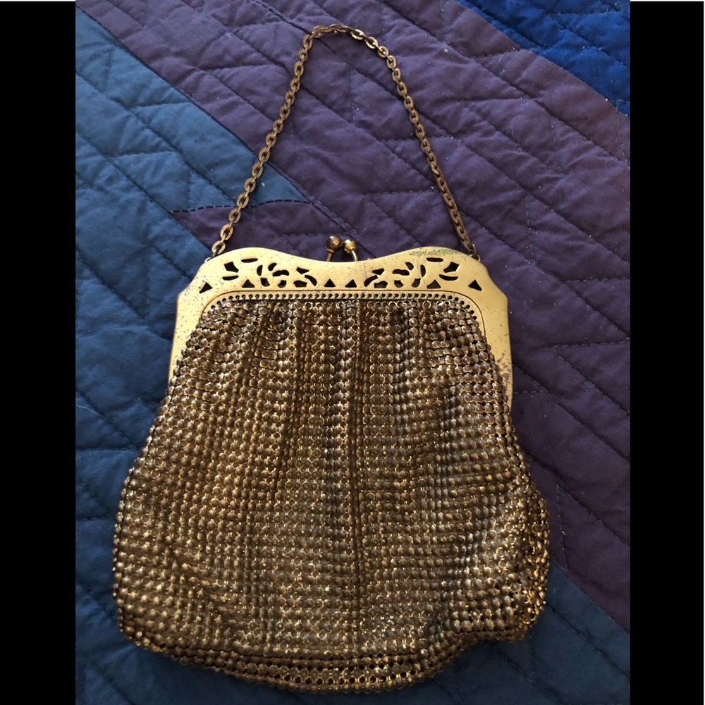 Vintage Whiting & davis gold purse approx 4.5 inches
